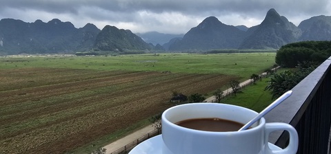 Nơi đáng đi nhất có lẽ là trở về, bên thềm nhà ta có đủ đầy- Ảnh 1. Những ngày giáp Tết luôn gợi nhớ trong mỗi người những ý niệm về thời gian