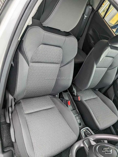 Suzuki Swift 2024 về đại lý: Đời mới nhưng chỉ thay đổi nhẹ- Ảnh 8. Suzuki Swift 2024 về đại lý: Đời mới nhưng chỉ thay đổi nhẹ- Ảnh 8.
