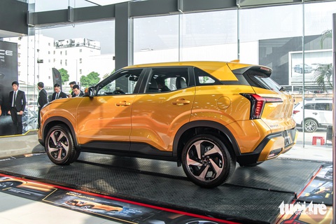 Lý do bất ngờ Mitsubishi Xforce không có cửa sổ trời- Ảnh 4. Có khả năng Mitsubishi Xforce sẽ được bổ sung cửa sổ trời trong tương lai. Nhưng điều đó có thể đánh đổi bằng mức tiêu hao nhiên liệu và trải nghiệm âm thanh - Ảnh: LÊ HOÀNG