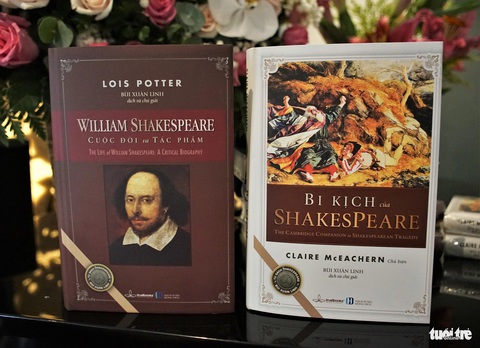 Shakespeare, nghệ thuật của muôn thuở và muôn nơi- Ảnh 7. Ra mắt hai dịch phẩm mới: Shakespeare - Cuộc đời và Tác phẩm, Bi kịch của Shakespeare do dịch giả Bùi Xuân Linh dịch và chú giải - Ảnh: H.VY
