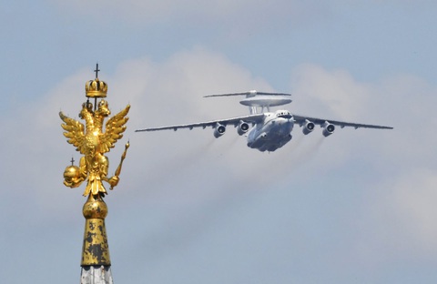 Ukraine hạ 2 trạm chỉ huy bay của Nga- Ảnh 1. Ukraine thông báo đã tiêu diệt một máy bay A-50 và một trung tâm điều khiển trên không IL-22 của Nga