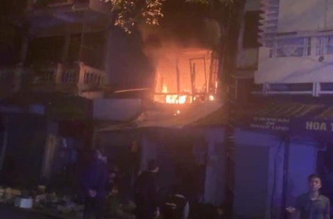 Hà Nội cháy nhà tại phố Hàng Lược, 4 người trong gia đình tử vong- Ảnh 2. Căn nhà bị cháy - Ảnh công an cung cấp