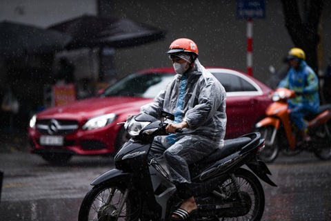 Thời tiết hôm nay 16-1: Bắc Bộ mưa ẩm, Nam Bộ nắng hanh- Ảnh 1. Hôm nay 16-1, thời tiết ở Bắc Bộ mưa ẩm - Ảnh: NAM TRẦN