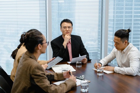 Thử nghiệm sai và sửa trong kinh doanh- Ảnh 1. Các cuộc thử nghiệm nên dựa trên tham khảo ý kiến từ nhiều bộ phận – Ảnh: Internet.