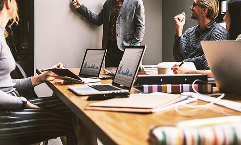 Mô tả chi tiết công việc của chuyên viên Trade Marketing- Ảnh 5. Kỹ năng phối hợp đội nhóm - Ảnh: Internet.