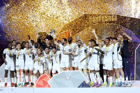 Tin tức thể thao sáng 15-1: Đánh bại Barca, Real Madrid vô địch Siêu cúp Tây Ban Nha- Ảnh 1. Real Madrid giành chức vô địch Siêu cúp Tây Ban Nha - Ảnh: GETTY