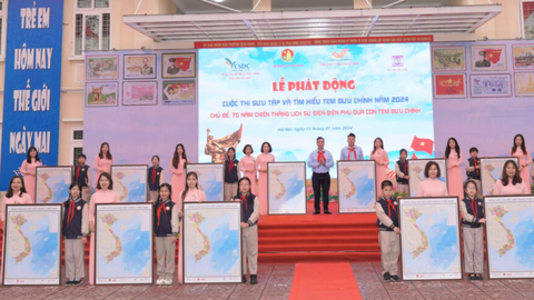 Tặng bản đồ cho trường tiểu học hưởng ứng cuộc vận động Tặng bản đồ cho trường tiểu học hưởng ứng cuộc vận động