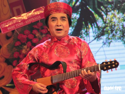 Nghệ sĩ Chí Tâm vừa đờn vừa ca trong live show kỷ niệm 55 năm theo nghiệp hát của ông mang tên Niềm đam mê chưa cạn năm 2015 - Ảnh: LINH ĐOAN Nghệ sĩ Chí Tâm vừa đờn vừa ca trong live show kỷ niệm 55 năm theo nghiệp hát của ông mang tên Niềm đam mê chưa cạn năm 2015 - Ảnh: LINH ĐOAN