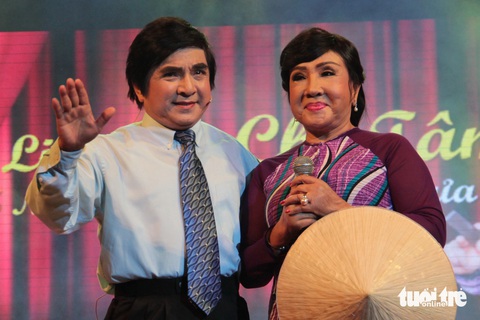 Chí Tâm song ca cùng đàn chị Lệ Thủy trong live show Niềm đam mê chưa cạn - Ảnh: LINH ĐOAN Chí Tâm song ca cùng đàn chị Lệ Thủy trong live show Niềm đam mê chưa cạn - Ảnh: LINH ĐOAN