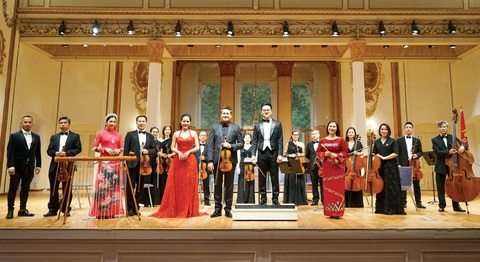 Đoàn nghệ sĩ Học viện Âm nhạc quốc gia Việt Nam tại phòng hòa nhạc Haydn Saal, lâu đài Esterhazy, Áo - Ảnh: NVCC Đoàn nghệ sĩ Học viện Âm nhạc quốc gia Việt Nam tại phòng hòa nhạc Haydn Saal, lâu đài Esterhazy, Áo - Ảnh: NVCC
