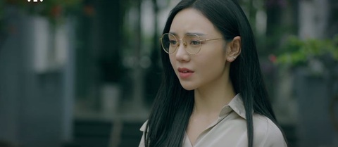 Khán giả nhặt loạt sạn từ phim Huyền Lizzie, Mạnh Trường- Ảnh 2. Hành động bộc phát của Dương khiến Nguyệt thêm tổn thương sau khi biết chồng phản bội