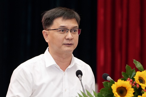 Tạo mọi điều kiện để người dân nêu ý kiến về các chính sách còn bất cập- Ảnh 2. Ông Nguyễn Mạnh Cường, trưởng Ban Dân vận Thành ủy TP.HCM, phát biểu tại hội nghị - Ảnh: HỮU HẠNH