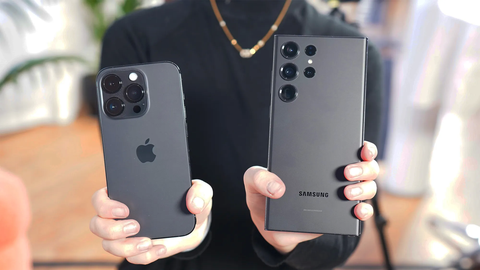June Wan/ZDNET Năm 2023 có 234,6 triệu chiếc iPhone được bán ra so với 226,6 triệu chiếc Samsung - Ảnh: June Wan/ZDNET