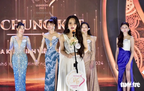 Thí sinh Hoa khôi Sinh viên Việt Nam 2023 trong phần thi ứng xử - Ảnh: T.T.D. Thí sinh Hoa khôi Sinh viên Việt Nam 2023 trong phần thi ứng xử - Ảnh: T.T.D.