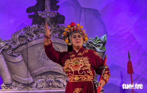 Vở Lê Đại Hành hoàng đế của Nhà hát nghệ thuật hát bội TP.HCM - Ảnh: LINH ĐOAN Vở Lê Đại Hành hoàng đế của Nhà hát nghệ thuật hát bội TP.HCM - Ảnh: LINH ĐOAN