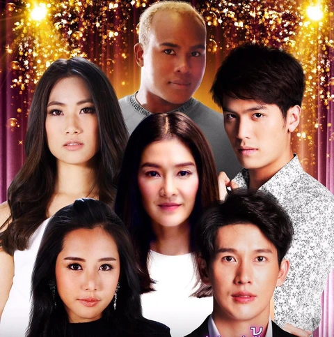 Các nghệ sĩ trong phim Showbiz đại chiến - Ảnh: Tư liệu Các nghệ sĩ trong phim Showbiz đại chiến - Ảnh: Tư liệu