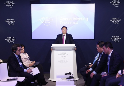 Việt Nam là một trong những nước được doanh nghiệp quan tâm nhất tại WEF Davos 2024- Ảnh 3. Cuộc đối thoại ngày 16-1 là một trong tám hoạt động đối thoại quốc gia được tổ chức trong khuôn khổ hội nghị WEF Davos lần thứ 54 - Ảnh: NHẬT BẮC