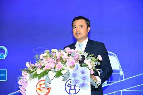 Hà Nội, TP.HCM bàn giải pháp để 12 năm tới có 200km đường sắt đô thị- Ảnh 3. Ông Bùi Xuân Cường - phó chủ tịch UBND TP.HCM - phát biểu tại hội thảo - Ảnh: QUANG VIỄN