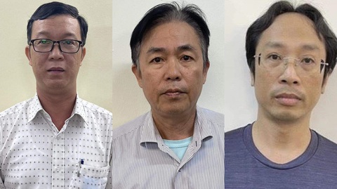 Bắt phó chánh văn phòng Sở NN&PTNT TP.HCM- Ảnh 1. Phó chánh văn phòng Sở Nông nghiệp và Phát triển nông thôn TP.HCM (bìa trái) và 2 giám đốc bị khởi tố - Ảnh: Bộ CA
