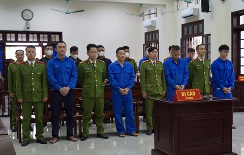 Các bị cáo trong phiên toà sáng 18-1 - Ảnh: NGUYỄN HOÀNG Các bị cáo trong phiên toà sáng 18-1 - Ảnh: NGUYỄN HOÀNG