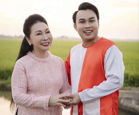 Nghệ sĩ Bạch Tuyết và Hồ Phi Nal - Ảnh: NVCC Nghệ sĩ Bạch Tuyết và Hồ Phi Nal - Ảnh: NVCC