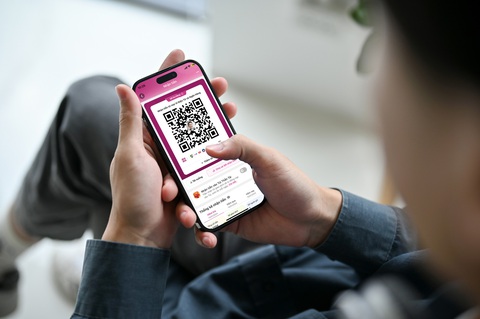 Gửi mã QR hay in mã QR Nhận Tiền Đa Năng của MoMo để nhận tiền đang trở thành một xu hướng phổ biến bởi những lợi ích vượt trội như nhanh, tiện và an toàn - Ảnh: MOMO Gửi mã QR hay in mã QR Nhận Tiền Đa Năng của MoMo để nhận tiền đang trở thành một xu hướng phổ biến bởi những lợi ích vượt trội như nhanh, tiện và an toàn - Ảnh: MOMO