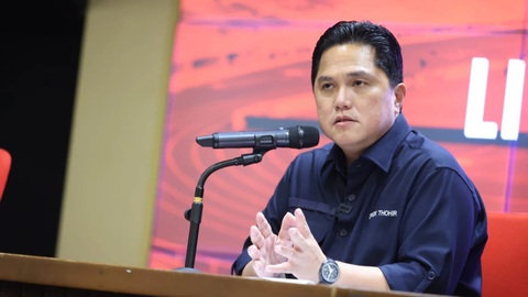 Đội tuyển Indonesia sẽ được thưởng lớn nếu thắng Việt Nam- Ảnh 1. Ông Erick Thohir động viên tuyển Indonesia - Ảnh: PSSI