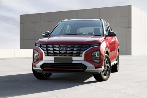 Loạt xe Hàn dự kiến đổ bộ Việt Nam năm 2024: Toàn xe bán chạy- Ảnh 2. Ngày 16-1, Hyundai Creta facelift (nâng cấp giữa vòng đời) đã trình làng tại thị trường Ấn Độ. Mẫu xe này gây ấn tượng với thiết kế mạnh mẽ và vuông vức, mang những nét tương đồng với Santa Fe và Palisade. Nội thất được trang bị hai màn hình kép 10,25 inch cùng 19 tính năng nổi bật. Hệ thống an toàn được cải thiện so với phiên bản trước