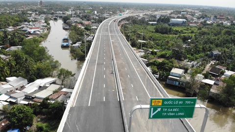 Cao tốc, cầu lớn miền Tây sẵn sàng, cả Đồng bằng sông Cửu Long rạo rực làm ăn- Ảnh 8. Cao tốc Mỹ Thuận - Cần Thơ dài 23km, đi qua tỉnh Vĩnh Long và Đồng Tháp - Ảnh: MẬU TRƯỜNG
