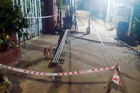 Đòi tiền 'bảo kê' thợ khoan giếng, một người bị đấm gục- Ảnh 1. Hiện trường vụ án mạng liên quan việc đòi tiền