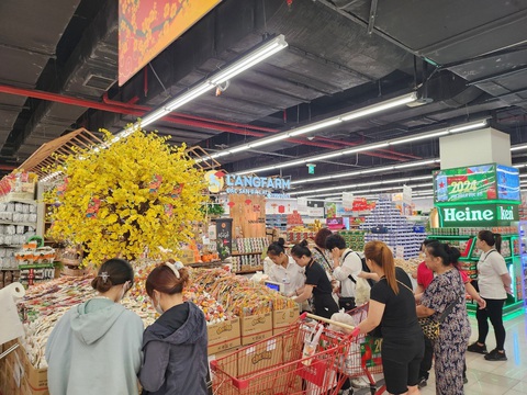 Cùng LOTTE Mart đón ‘Tết ấm no, không lo về giá’- Ảnh 2. Cùng LOTTE Mart đón ‘Tết ấm no, không lo về giá’- Ảnh 2.