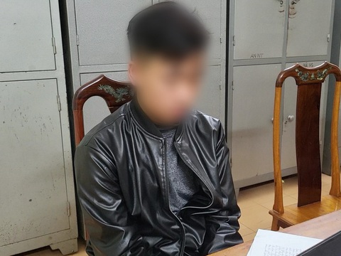 Khởi tố nam sinh 'thông chốt', tông cảnh sát giao thông bị thương- Ảnh 1. Nam sinh Đ.Đ.V. tại cơ quan công an - Ảnh: CACC