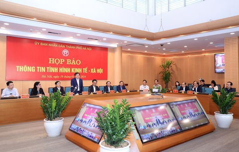 Lãnh đạo Công an Hà Nội: 575 đảng viên, cán bộ vi phạm nồng độ cồn- Ảnh 1. Toàn cảnh buổi họp báo - Ảnh: UBND TP