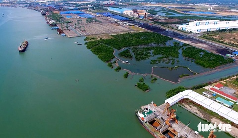 Đề xuất trình đề án thí điểm khu thương mại tự do Cái Mép Hạ- Ảnh 1. Tỉnh Bà Rịa - Vũng Tàu đề xuất trình đề án khu thương mại tự do Cái Mép Hạ và đường sắt Biên Hòa - Vũng Tàu để phát huy hiệu quả cảng container Cái Mép - Thị Vải - Ảnh: Đ.H