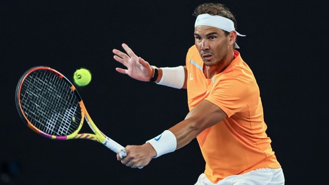 Nadal trở lại ngoạn mục sau chấn thương, đánh bại Dominic Thiem- Ảnh 1. Nadal thi đấu ấn tượng sau khi hồi phục chấn thương - Ảnh: REUTERS