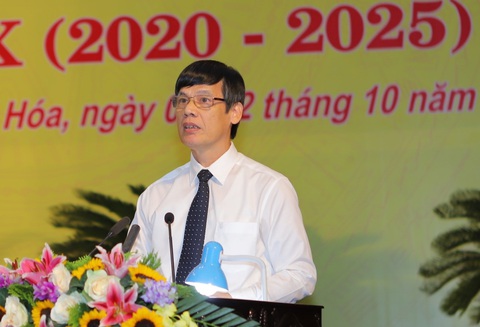 Ông Trịnh Văn Chiến và Nguyễn Đình Xứng nộp 45 tỉ đồng khắc phục sai phạm dự án Hạc Thành Tower- Ảnh 2. Ông Nguyễn Đình Xứng - cựu chủ tịch UBND tỉnh Thanh Hóa - phát biểu tại một hội nghị khi còn đương chức - Ảnh: HÀ ĐỒNG