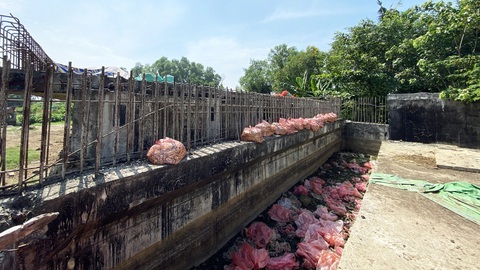 Dự án vành đai 2 TP.HCM 6 năm chưa xong, mỗi tháng phải trả lãi 15 tỉ: Ai chịu trách nhiệm?- Ảnh 1. Hiện trạng vành đai 2 (đoạn từ đường Phạm Văn Đồng đến nút giao cầu vượt Gò Dưa, TP Thủ Đức) - Ảnh: CHÂU TUẤN