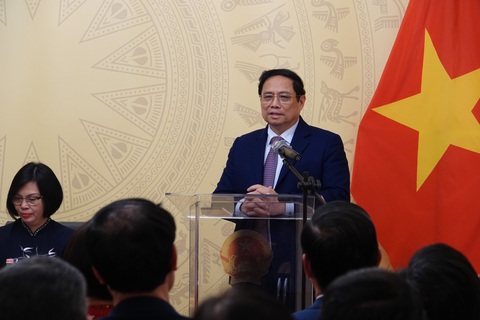 Thủ tướng Phạm Minh Chính tại cuộc gặp cán bộ, nhân viên Đại sứ quán và đại diện cộng đồng người Việt Nam tại Budapest vào chiều tối 19-1 giờ địa phương - Ảnh: QUỲNH TRUNG Thủ tướng Phạm Minh Chính tại cuộc gặp cán bộ, nhân viên Đại sứ quán và đại diện cộng đồng người Việt Nam tại Budapest vào chiều tối 19-1 giờ địa phương - Ảnh: QUỲNH TRUNG