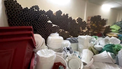 Đột kích nơi bán tiền chất thuốc nổ để sản xuất pháo lậu ở Gò Vấp- Ảnh 1. Nguyên liệu ống giấy tròn dùng để sản xuất pháo lậu - Ảnh: Công an cung cấp