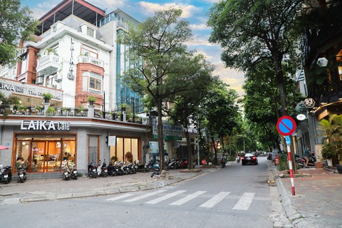 Phố Tâm Thâm tại phường Trung Hòa, quận Cầu Giấy, Hà Nội - Ảnh: QUANG ANH Phố Thâm Tâm ở phường Trung Hòa, quận Cầu Giấy, Hà Nội - Ảnh: QUANG ANH