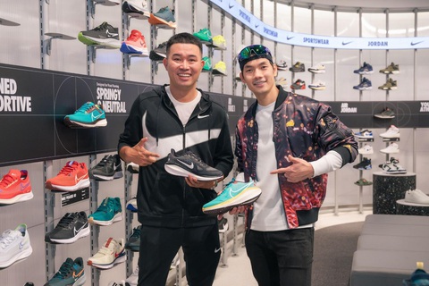 Nike thả khinh khí cầu ‘ảo’ bay quanh Hà Nội nhân dịp khai trương cửa hàng- Ảnh 3. Nike thả khinh khí cầu ‘ảo’ bay quanh Hà Nội nhân dịp khai trương cửa hàng- Ảnh 3.