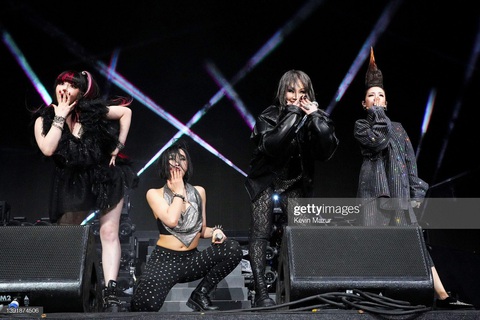 2NE1 trên sân khấu Coachella năm 2022 - Ảnh: getty 2NE1 trên sân khấu Coachella năm 2022 - Ảnh: gettyimages