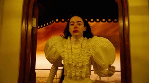 Poor Things ngập cảnh nóng bạo liệt của Emma Stone, top đầu BAFTA vì sao?- Ảnh 3. Poor Things ngập tràn cảnh nóng táo bạo trên màn ảnh - Ảnh: Sportskeeda