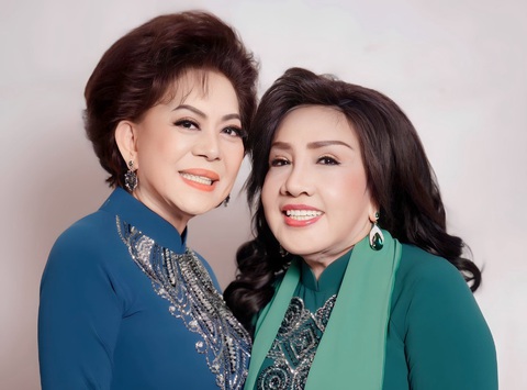 Lệ Thủy Ca sĩ Giao Linh và NSND Lệ Thủy - Ảnh: NVCC