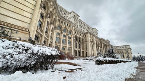 Tòa nhà Quốc hội hay Cung Nghị viện Romania, tọa lạc trên đồi Spirii, là một trong những tòa nhà hành chính lớn nhất thế giới - Ảnh: VGP/NHẬT BẮC Tòa nhà Quốc hội hay Cung Nghị viện Romania, tọa lạc trên đồi Spirii, là một trong những tòa nhà hành chính lớn nhất thế giới - Ảnh: VGP/NHẬT BẮC