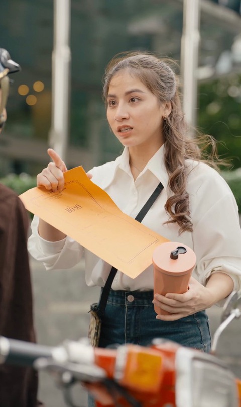 Tín Nguyễn làm phim ngắn lấy cảm hứng từ sáng tác của 'mèo cả' Phương Uyên- Ảnh 2. Tín Nguyễn với tạo hình trong phim ngắn Ta còn yêu nhau?