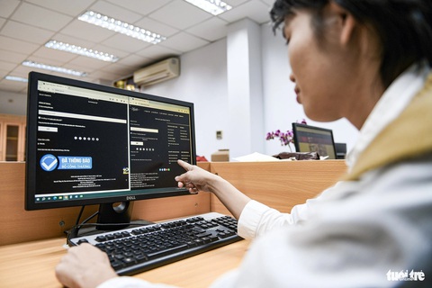 Hàng giả lộng hành trên mạng: Nhái 'giống hệt' web thương hiệu lớn- Ảnh 4. Có hai website bán sản phẩm Kiehl's nhưng chỉ một website có tích xanh “Đã thông báo Bộ Công Thương” Ảnh: NAM TRẦN