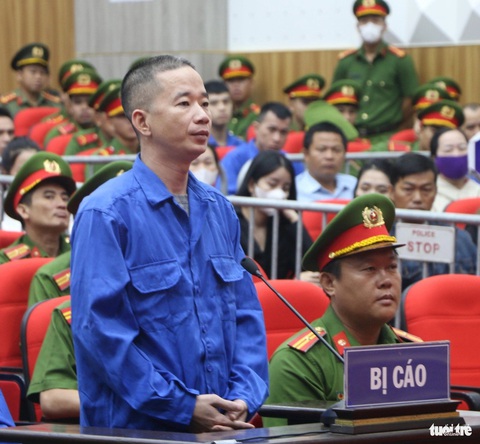 Thái bus huy động 'giang hồ Phú Quốc' giành đất thế nào?- Ảnh 2. Bị cáo Nguyễn Văn Thái (Thái bus) là người chủ mưu huy động 70 anh em tham gia hỗn chiến giành đất - Ảnh: BỬU ĐẤU