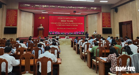 Kiên Giang kỷ luật 224 đảng viên vi phạm trong năm 2023- Ảnh 1. Toàn cảnh Hội nghị tổng kết công tác kiểm tra, giám sát cấp ủy và ủy ban kiểm tra các cấp năm 2023 - Ảnh: BỬU ĐẤU