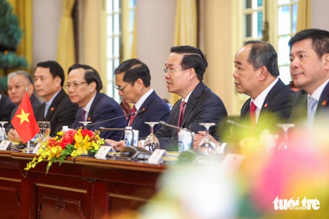 21 phát đại bác chào mừng Tổng thống Đức thăm cấp nhà nước Việt Nam sau 17 năm- Ảnh 10. Chủ tịch nước Võ Văn Thưởng phát biểu tại hội đàm - Ảnh: NGUYỄN KHÁNH